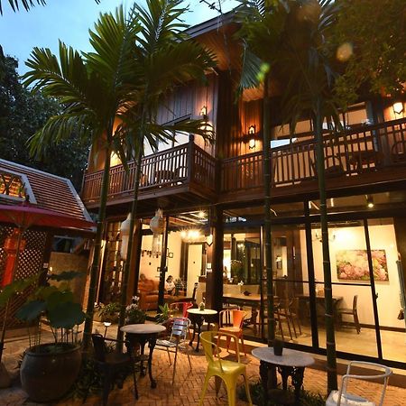 The Eight Ratvithi House Hotel Chiang Mai Buitenkant foto