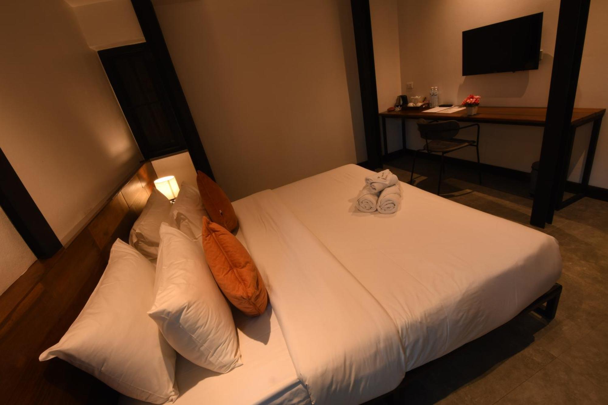 The Eight Ratvithi House Hotel Chiang Mai Buitenkant foto