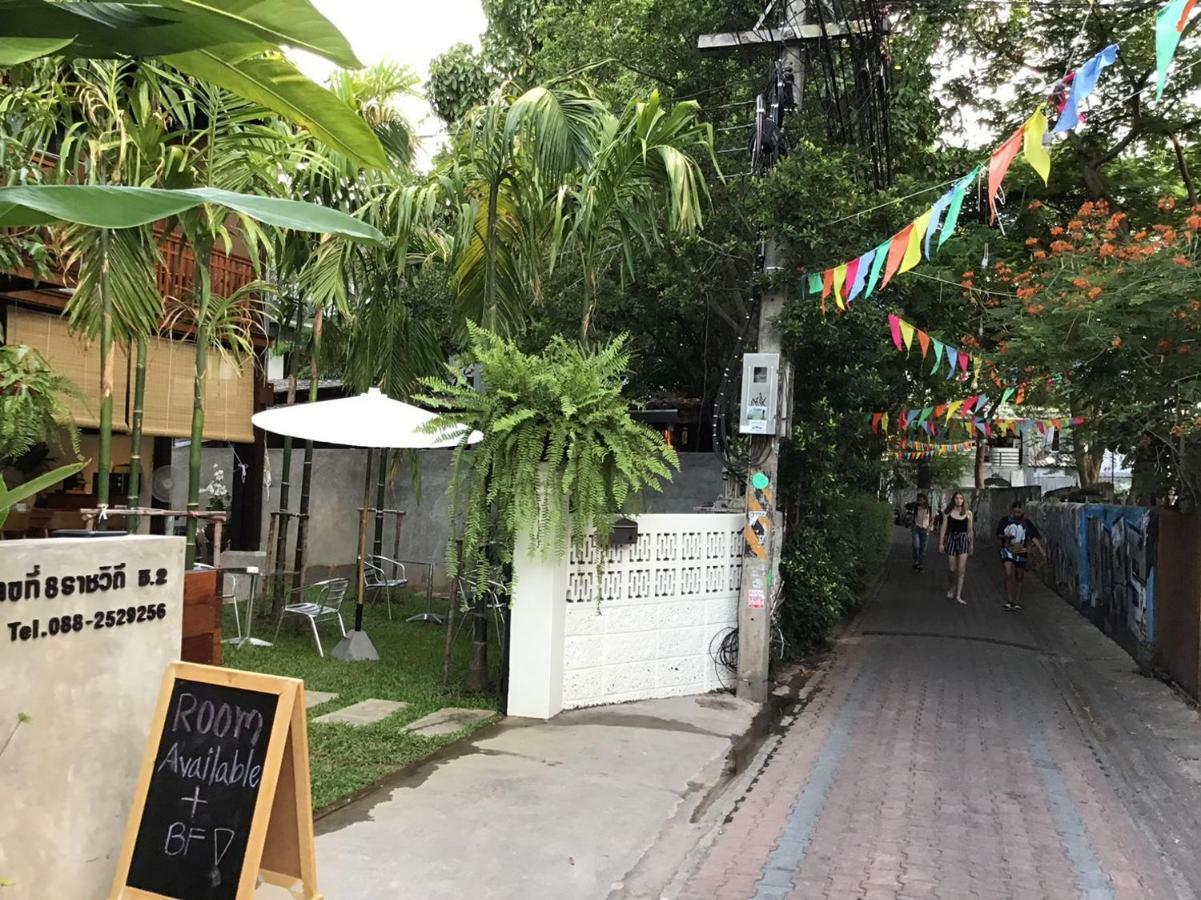 The Eight Ratvithi House Hotel Chiang Mai Buitenkant foto