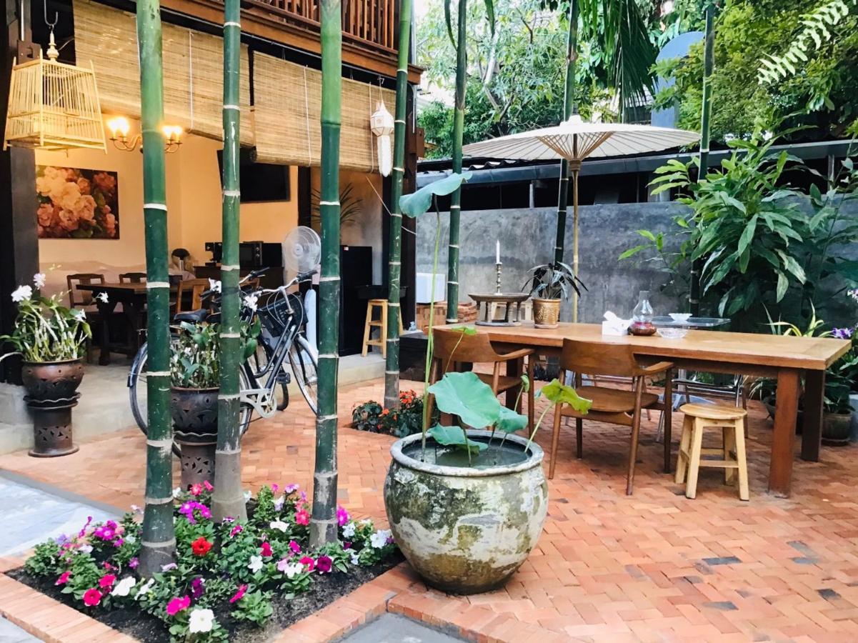 The Eight Ratvithi House Hotel Chiang Mai Buitenkant foto